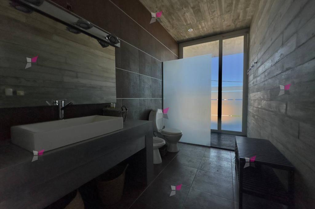 Casa en alquiler a metros del mar con excelente vista