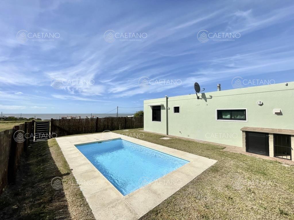 Venta casa - 2 dormitorios + Piscina - Punta