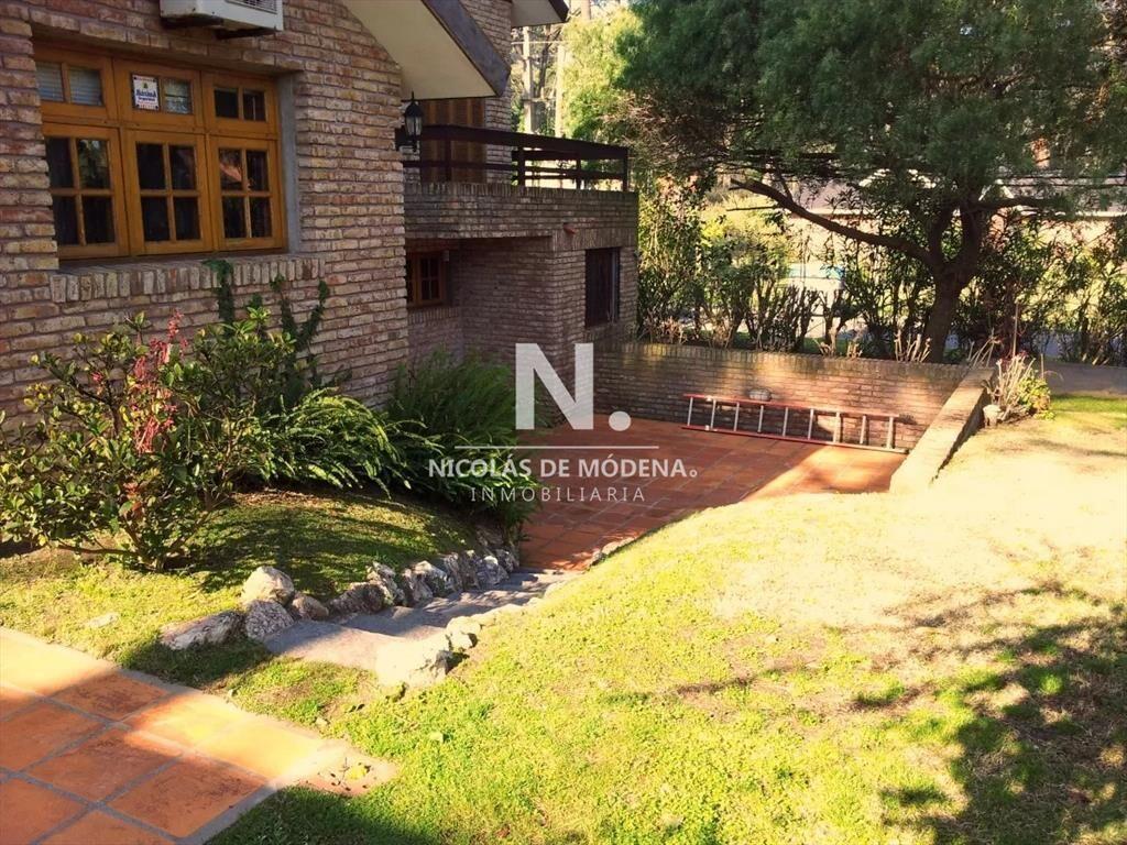 VENDE CASA CON GRAN TERRENO, EN PLAYA MANSA, DEL