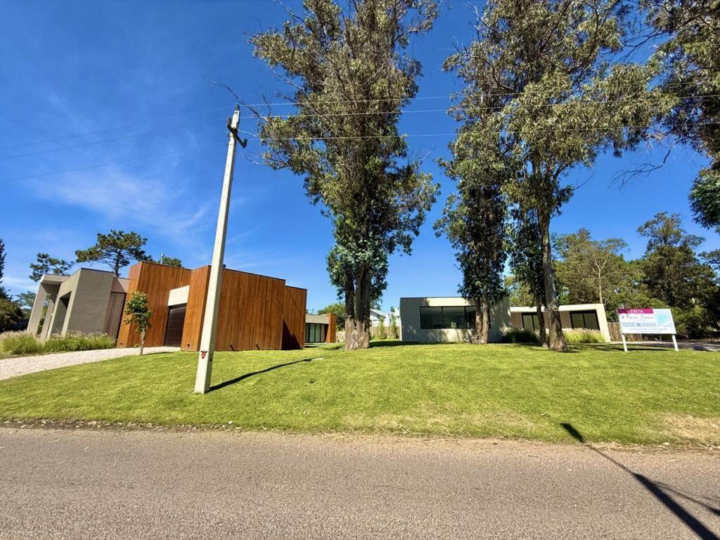 Residencia a estrenar en venta Barrio Lugano -