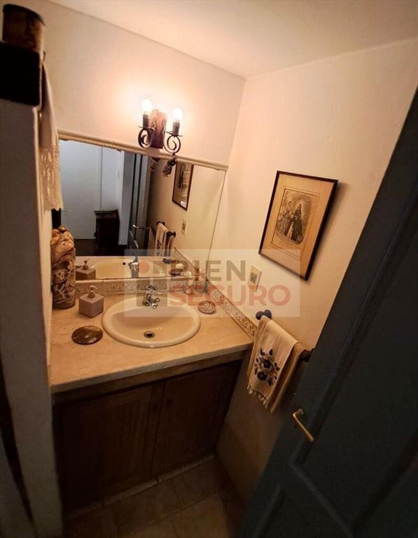 Cómodo apartamento al fondo, de 4 dormitorios en venta en P
