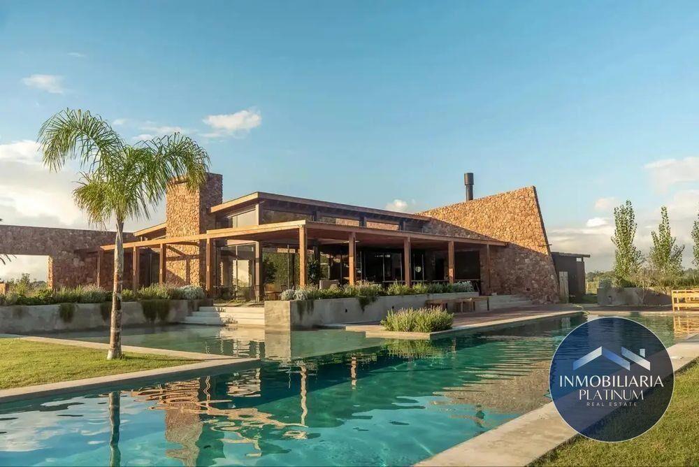Terreno en venta de 883m2 ubicado en Cavas de la Tahona
