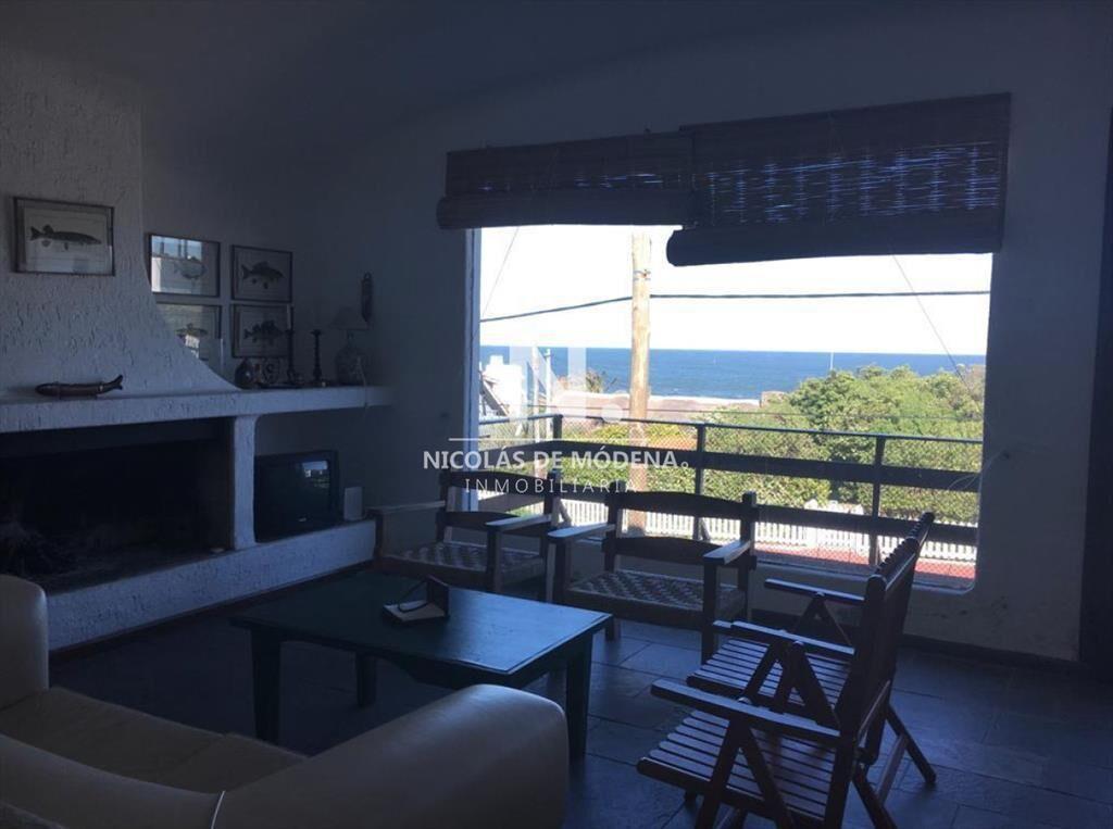Hermoso apartamento en 2 plantas con vista al mar