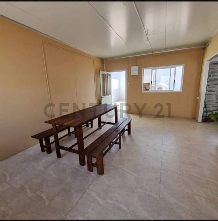Venta Casa en Lomas de Solymar Sur-2 D-Jardín-Cochera-par...