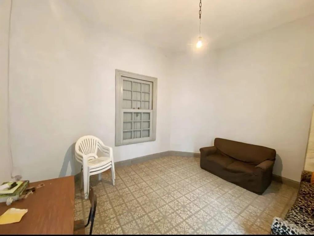 Casa en venta c/renta de 6 dormitorios, 2 baños y azotea...