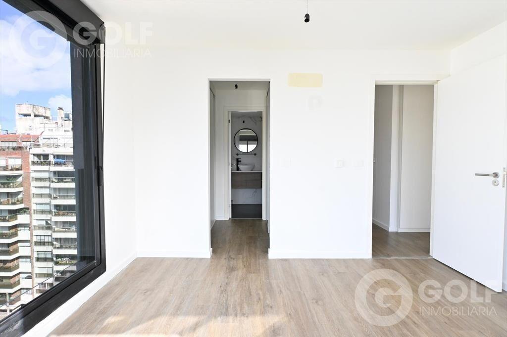 Venta de Penthouse de 3 dormitorios y terraza en Punta Carr