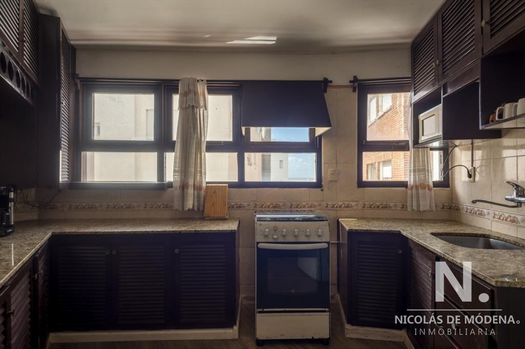 VENTA APARTAMENTO 3 DORMITORIOS Y DEPENDENCIA PENINSULA
