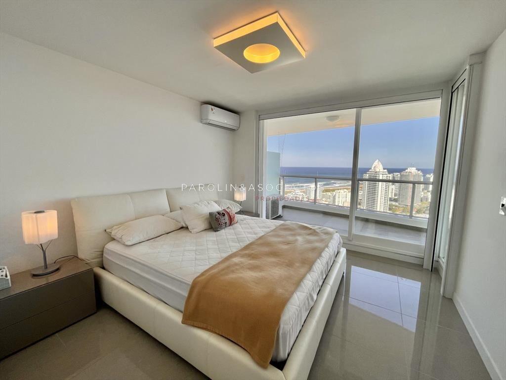 Penthouse de 4 suites en Torre One, Punta del