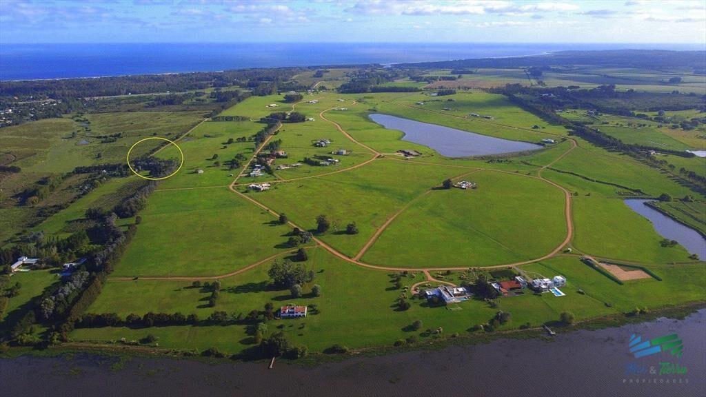 Venta de gran terreno en Laguna de los Cisnes