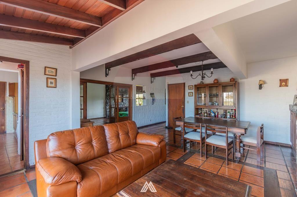 Vendo Casa en Carrasco 4 dormitorios Cochera Doble