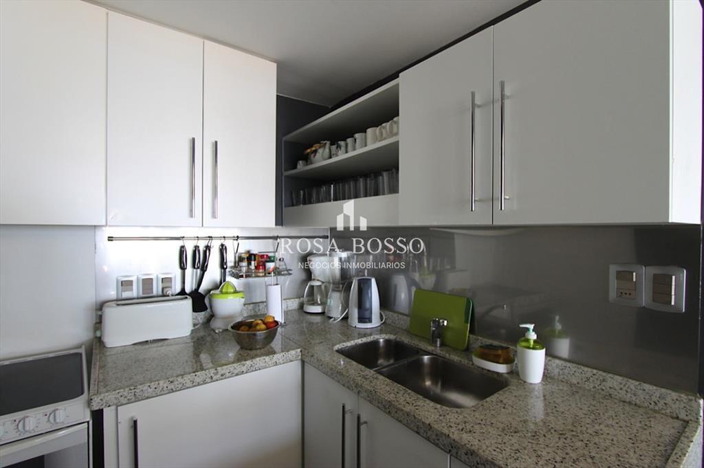 VENTA,1 dormitorio, 2 baños, con amplio living
