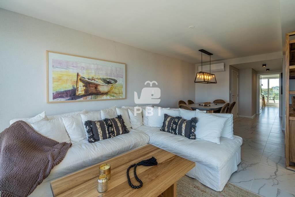Venta de Espectacular Apartamento frente a la -