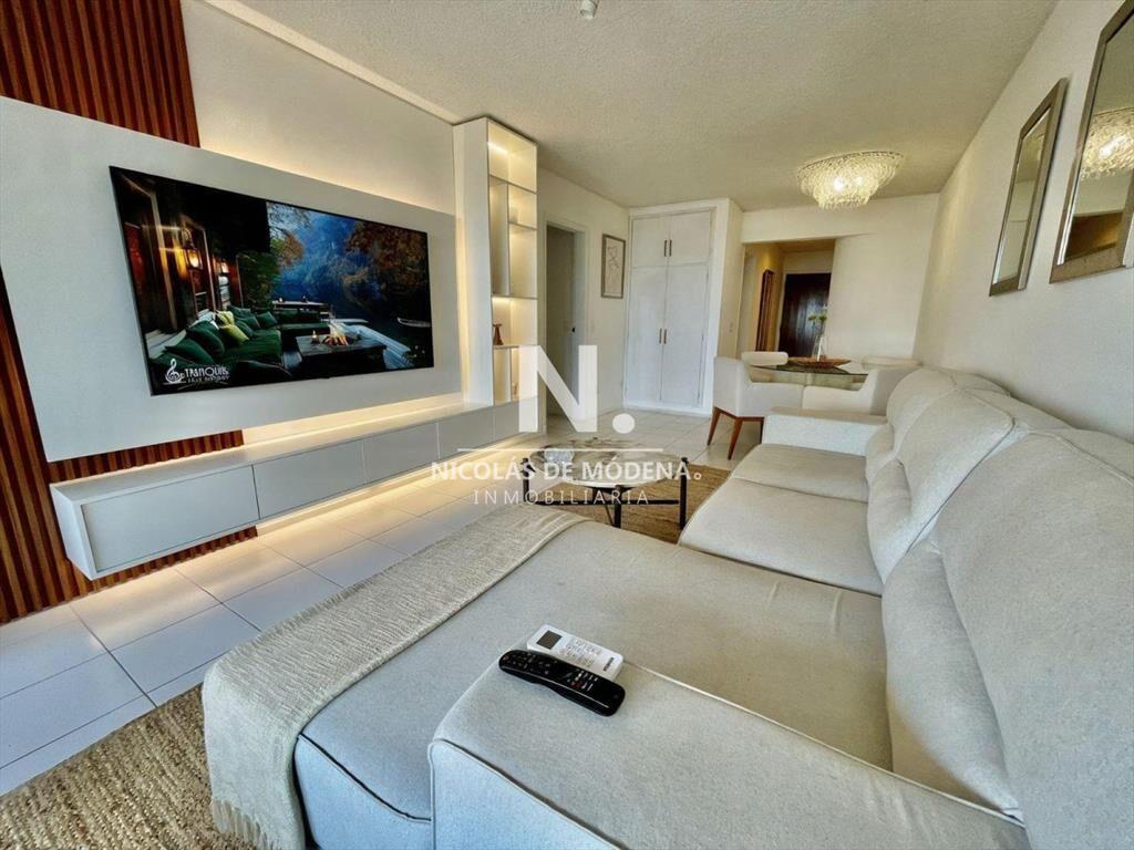 Apartamento en venta Punta del Este frente al mar