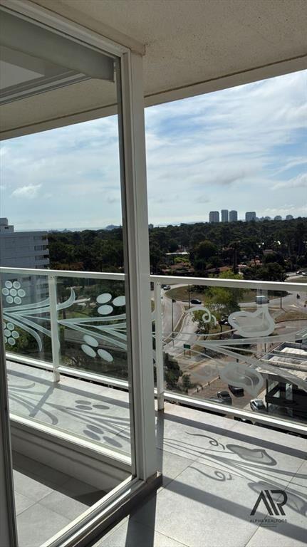 Apartamento en venta c/ cochera Avda Roosevelt