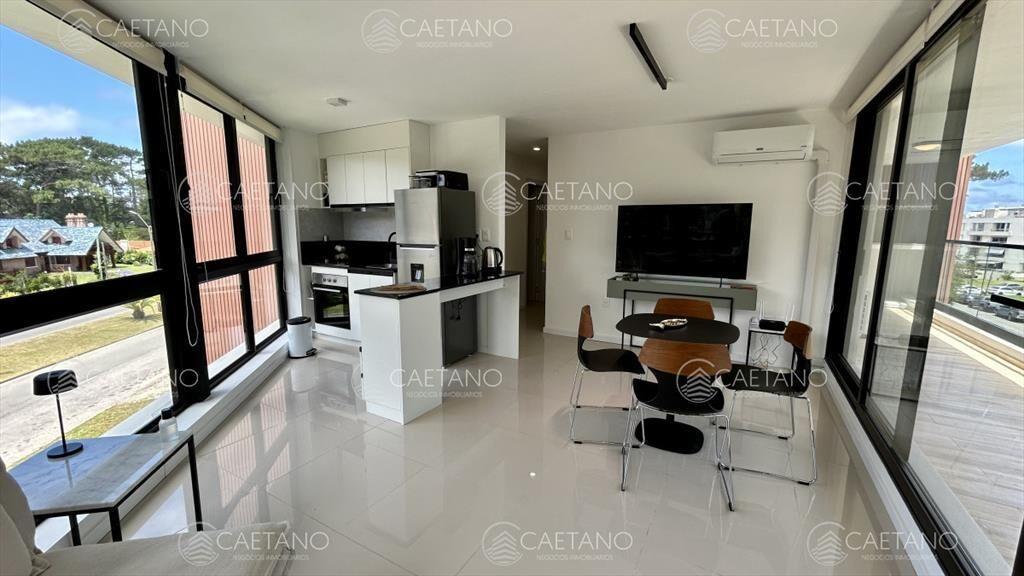 Apartamento en alquiler en Playa Mansa, 2 dormitorios