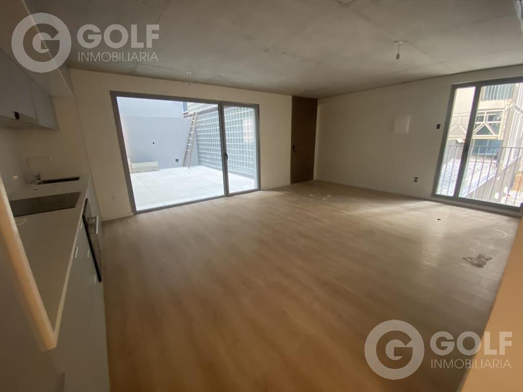 Venta de apartamento de 2 dormitorios con patio y renta