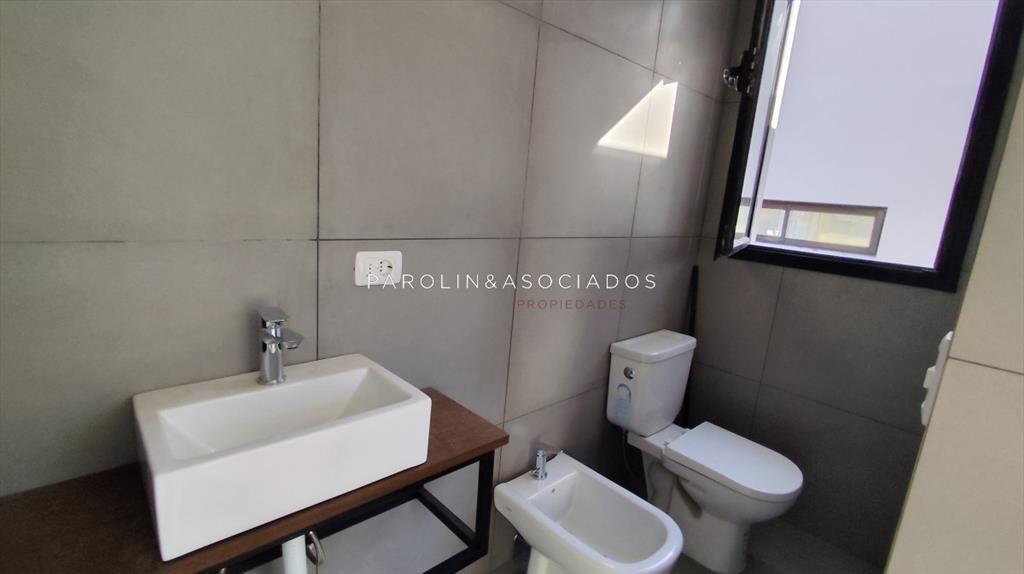 Casa a estrenar en venta de 4 dormitorios en El