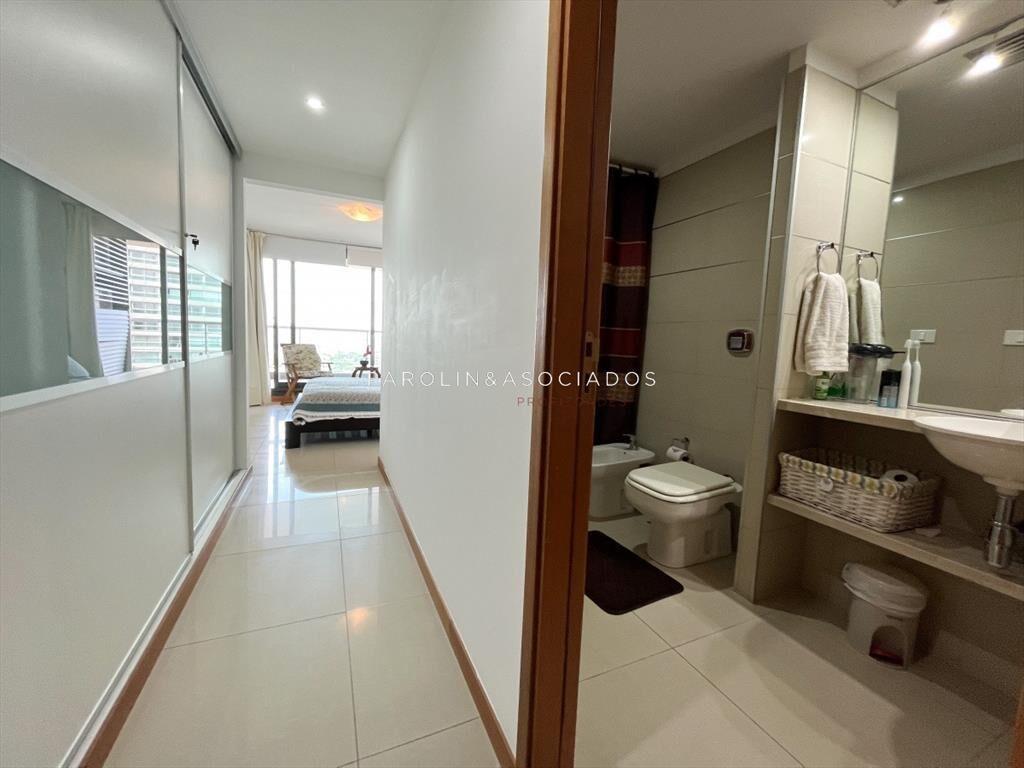 Amplio penthouse en torre 360, Punta del Este.