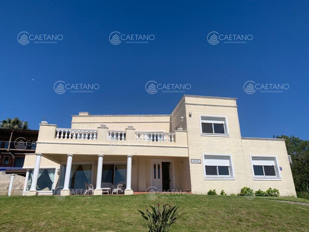 Punta Ballena Casa en Venta Cuatro Dormitorios