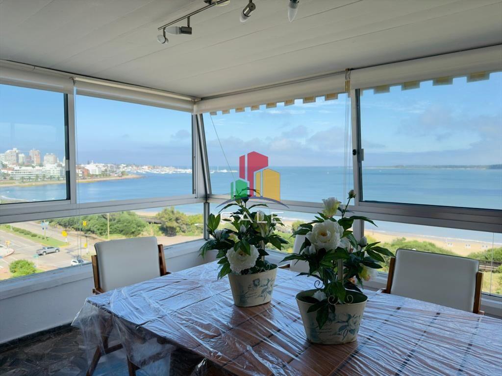 Apartamento reciclado, primera linea playa mansa,