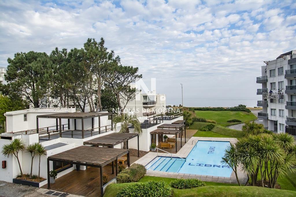 Departamento en venta a metros de Playa Mansa