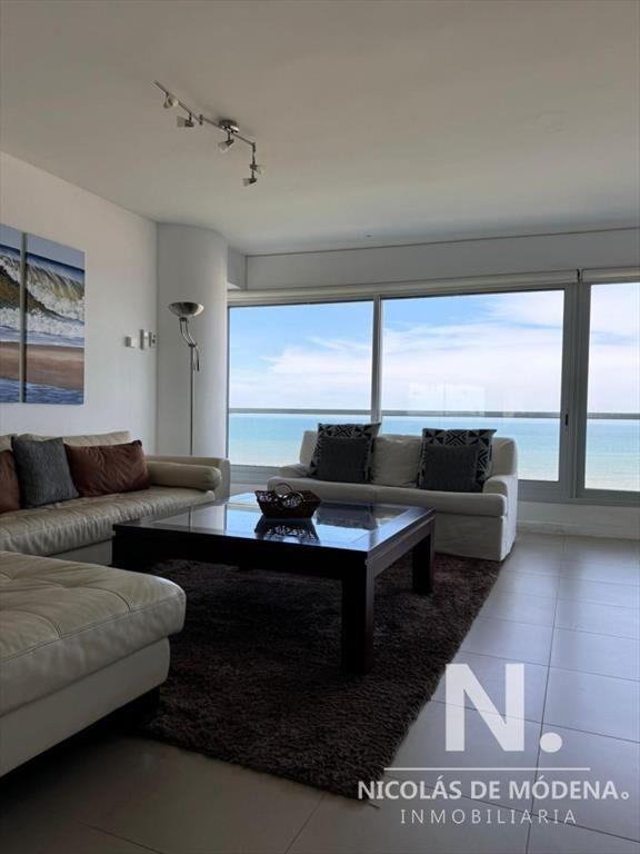 Impresionante apartamento de 2 dormitorios primera linea br