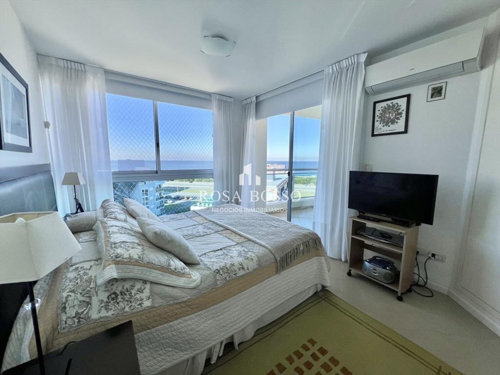 Venta Brava- Punta del Este; 4 dormitorios; 4 el