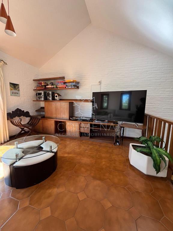 Alquiler Importante casa en Barrio Lugano