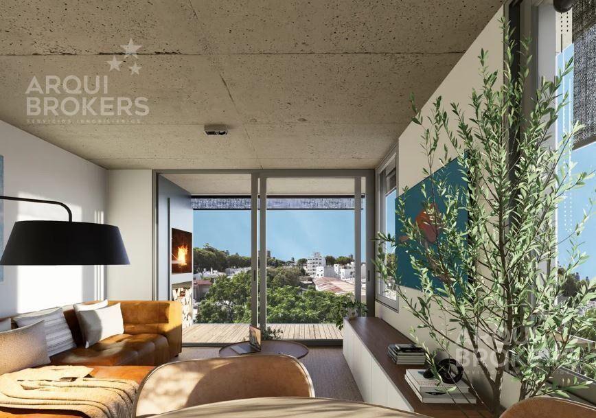 Apartamento de dos dormitorios con patio en venta en Malvín