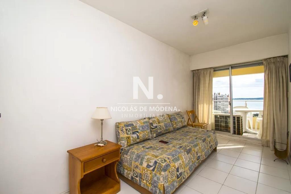 Impecable departamento, comodo e iluminado.