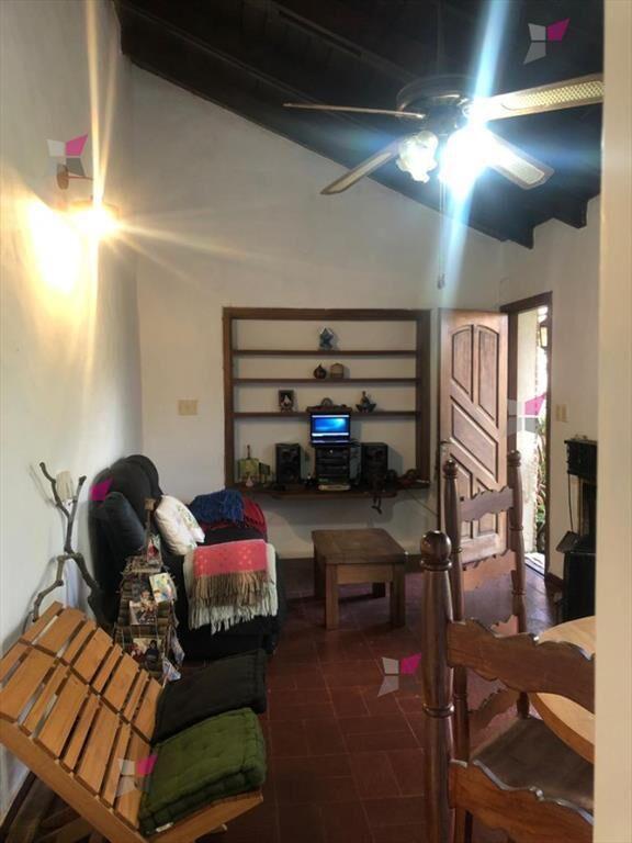 VENTA CASA DE 3 DORMITORIOS BARRIO PINARES