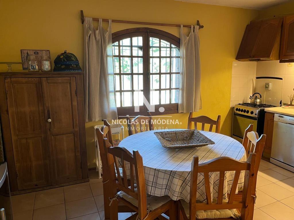 Alquila casa en Mansa Punta del Este, de 3dormitorios.
