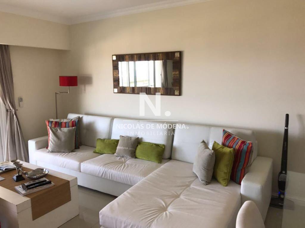 Comodo e iluminado departamento en venta de 2 con