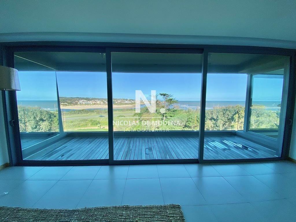 Venta departamento 3 dormitorios y dependencia en