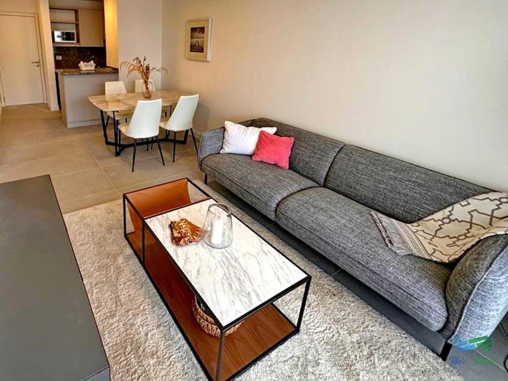 Vendo apartamento de 1 y 1/2 dormitorios a con en