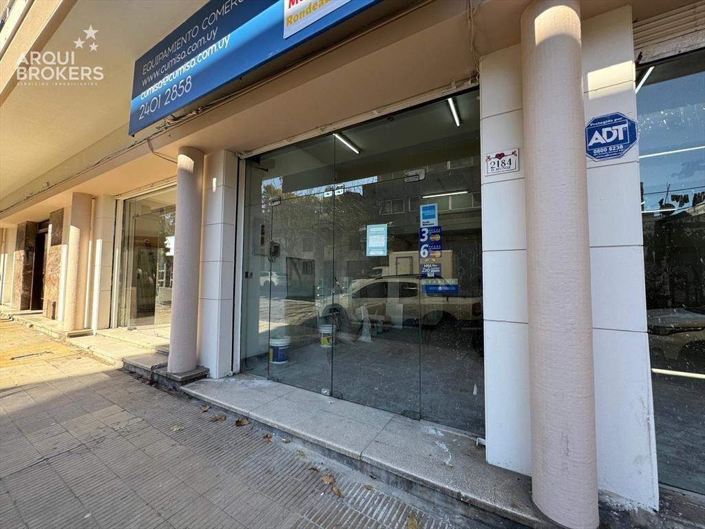 Local comercial en venta con renta en Tres Cruces - 006