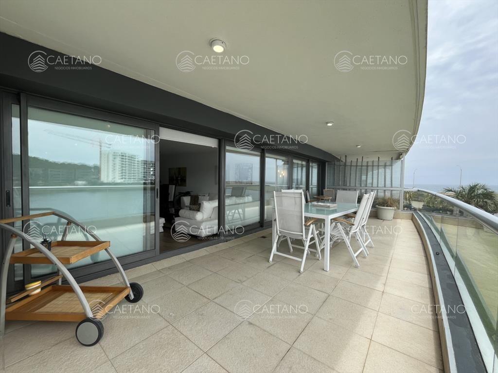 Apartamento en venta 3 dormitorios en la Mansa.