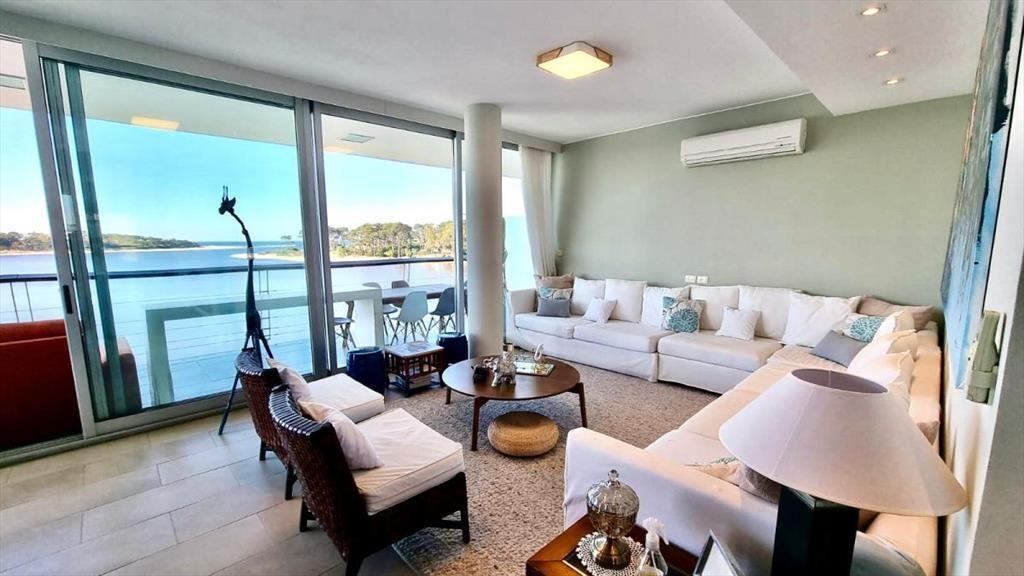 Apartamento con Excepcional vista al mar, gran terraza, 3 S