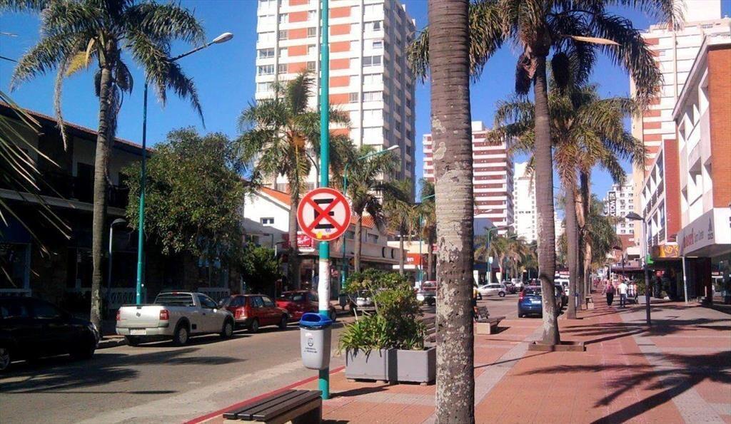Venta locales en Gorlero, Galeria Pan de Azucar a la calle