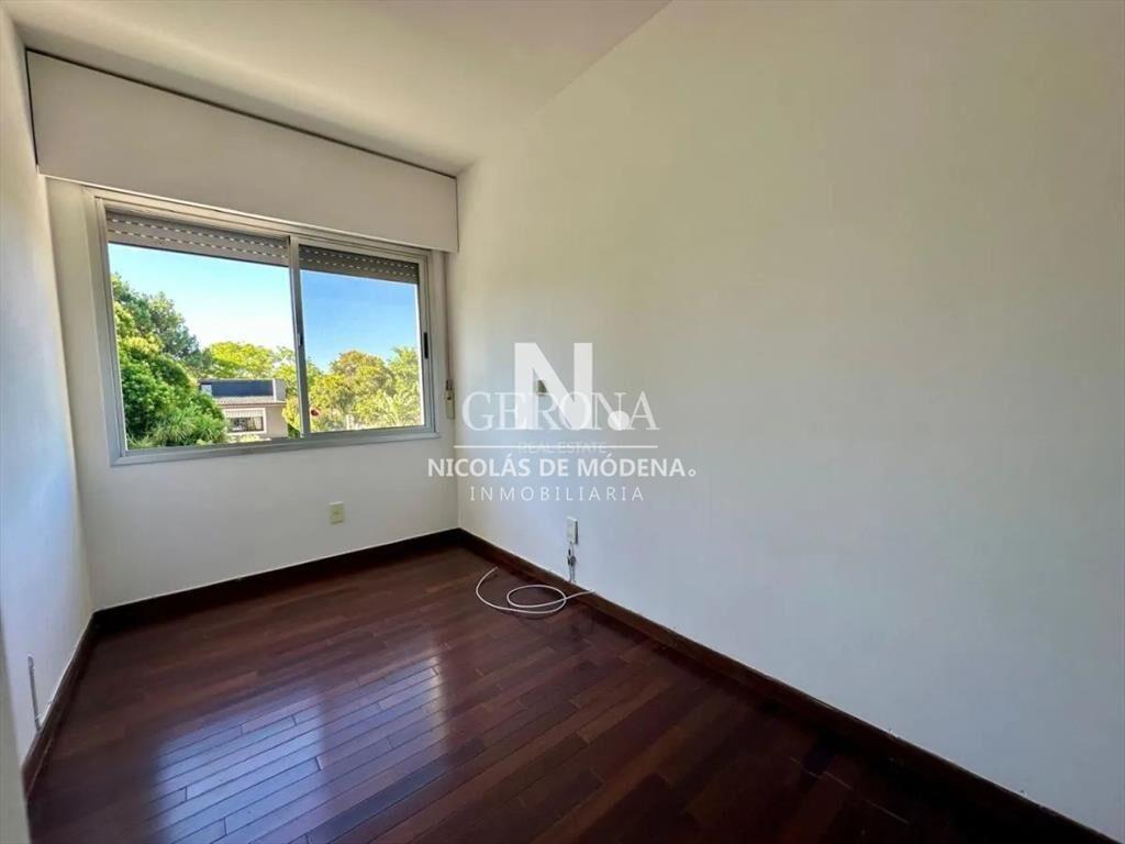 Venta Apartamento de 3 Dormitorios Con Jardin y