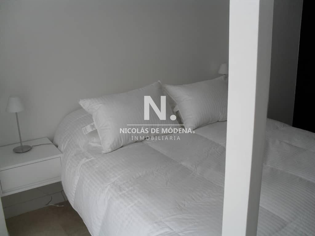 Departamento en piso alto, a la venta, en Punta