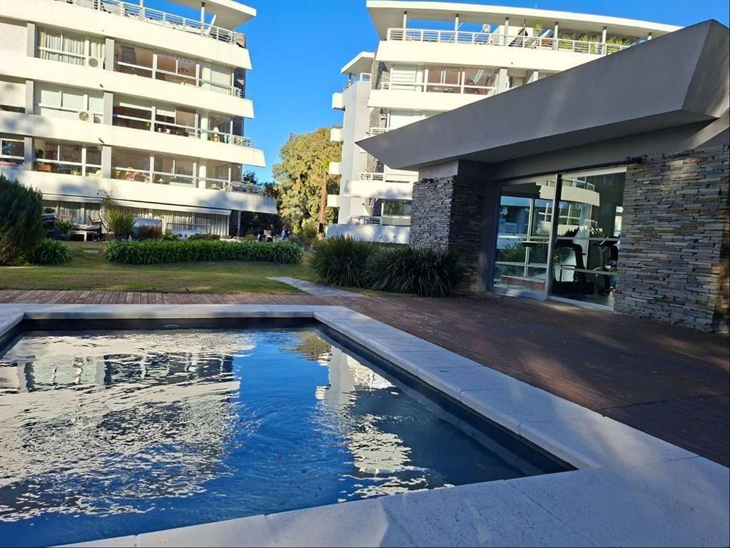 Alquilo apartamento en Barrio Privado Alamos de Carrasco