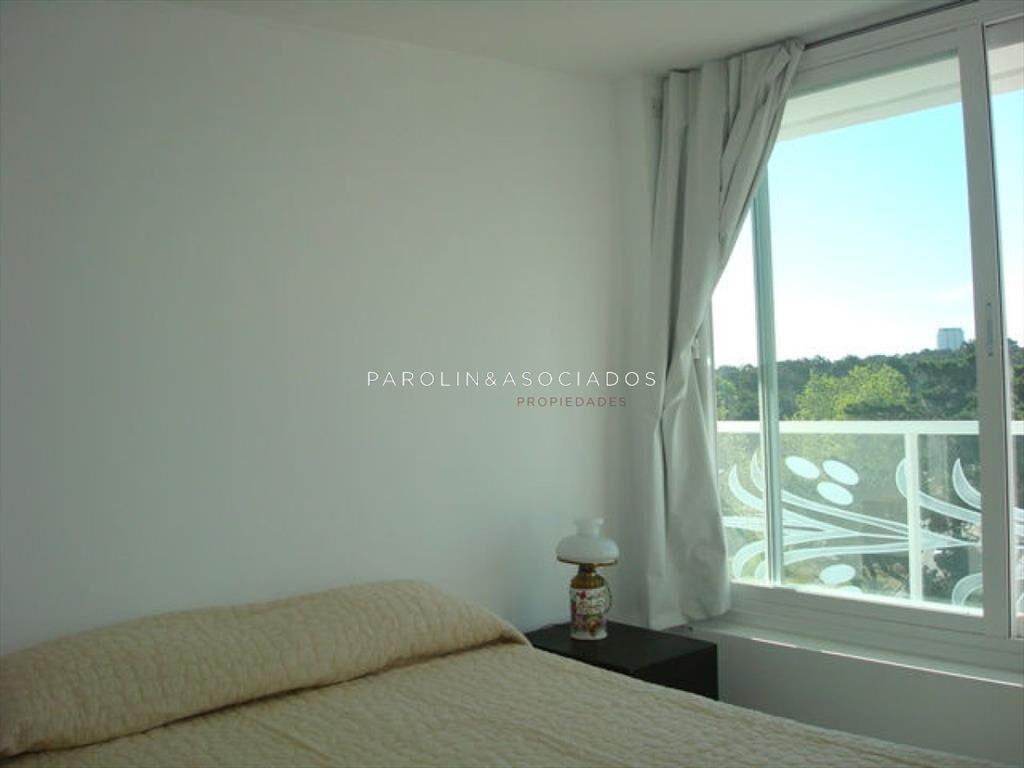 Apartamento en venta en torre Yoo, Punta del Este.