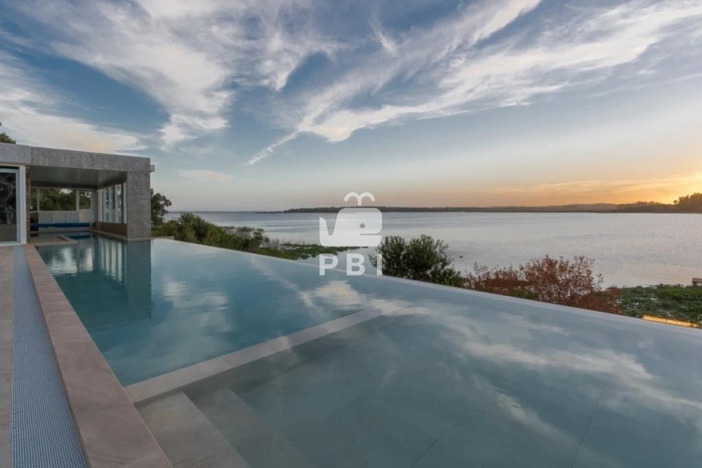 Venta de Chacra 6 DORMITORIOS en Laguna del Punta