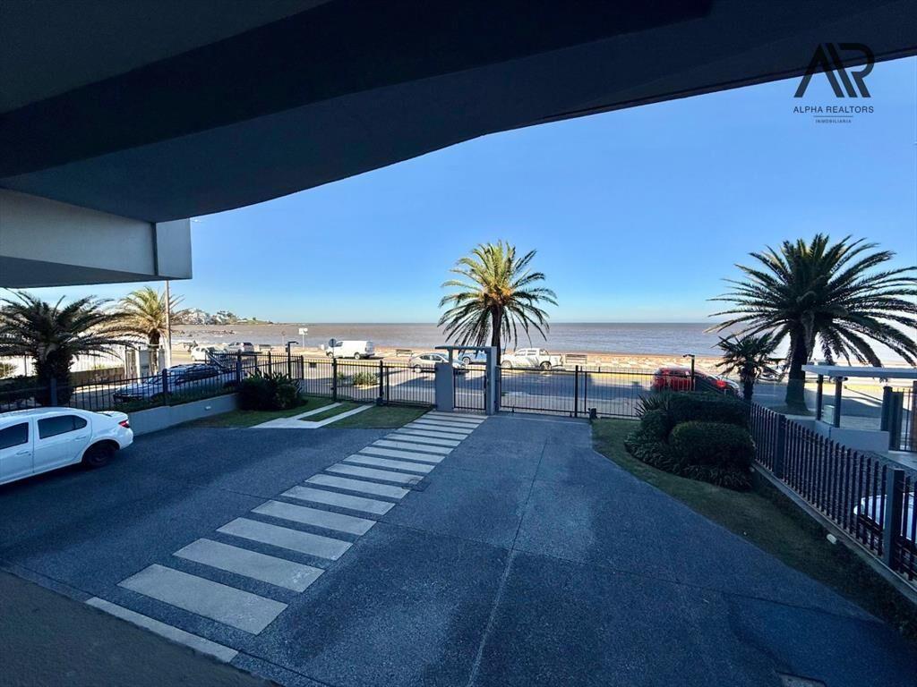 Apartamento Rambla Malvin 3 dormitorios garaje patio
