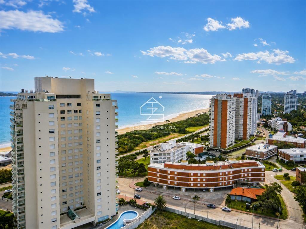 Departamento de 3 dormitorios en venta a pasos del mar. Gal