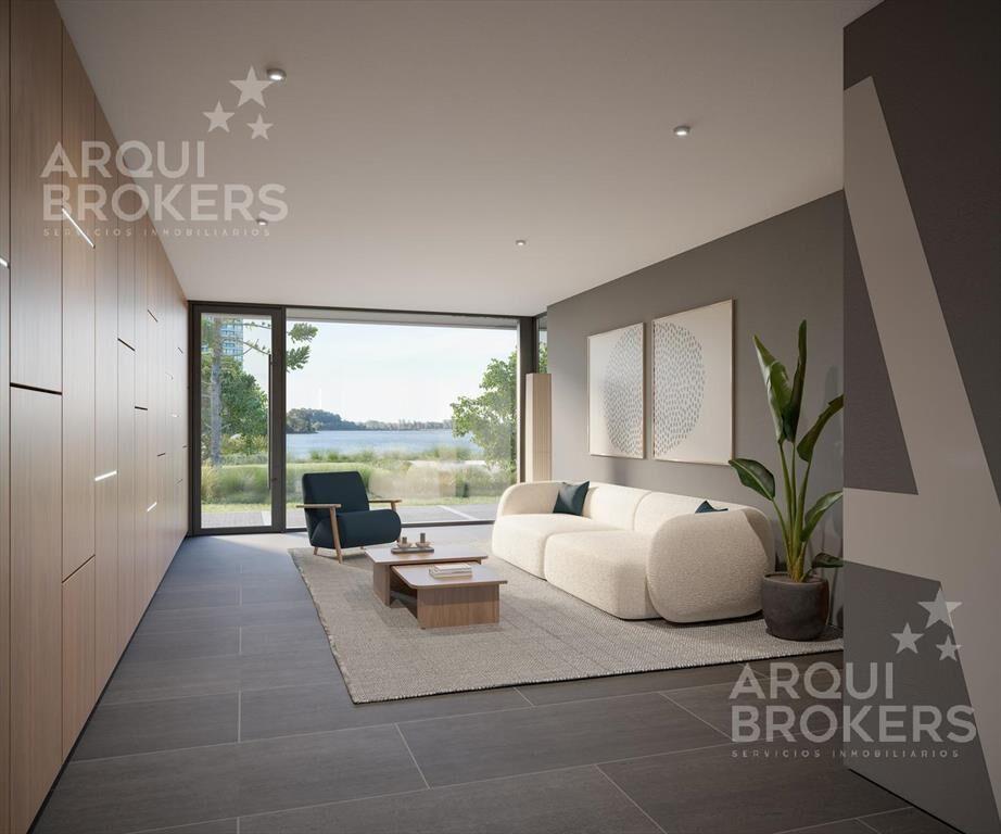 Apartamento de tres dormitorios en venta en Carrasco Este -