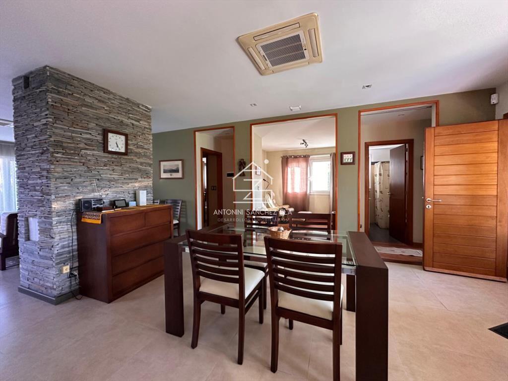 En venta chalet de 3 dormitorios con pergola, en