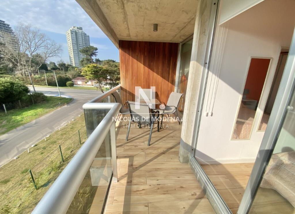 Vende apartamento de 1 dormitorio, con balcon en