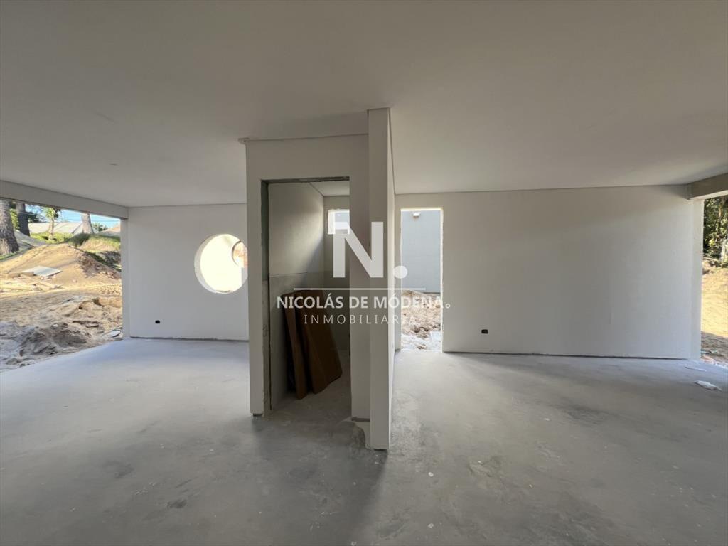 Casa a estrenar en Pinares, proyecto en obra, del